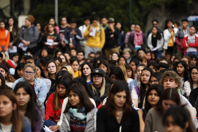 Más de 600 estudiantes secundarios comenzaron la experiencia "Vivo La UNLP" Más de 600 estudiantes secundarios comenzaron la experiencia "Vivo La UNLP"