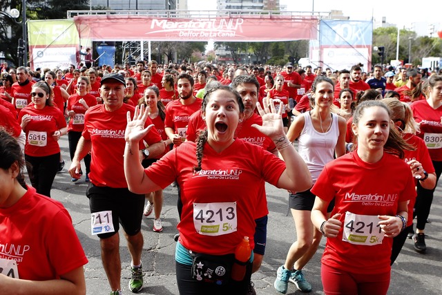 Miles de atletas participaron de la tradicional Maratón de la UNLP Miles de atletas participaron de la tradicional Maratón de la UNLP