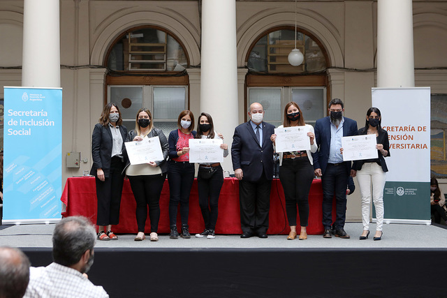 Se entregaron los certificados de la Diplomatura en Políticas Sociales Se entregaron los certificados de la Diplomatura en Políticas Sociales