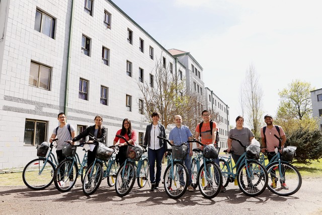 Estudiantes de la UNLP recibieron su Bicicleta Universitaria Estudiantes de la UNLP recibieron su Bicicleta Universitaria