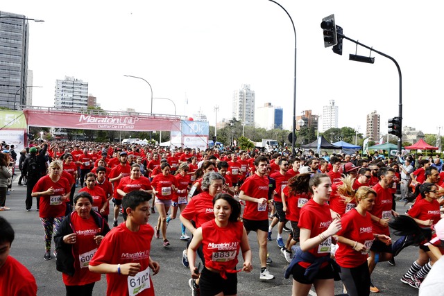 Miles de atletas participaron de la tradicional Maratón de la UNLP Miles de atletas participaron de la tradicional Maratón de la UNLP