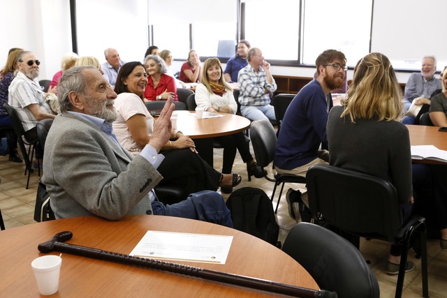 Entrega De Certificados Del Concurso Literario Mayores Con Derechos 1 Entrega De Certificados Del Concurso Literario Mayores Con Derechos 1