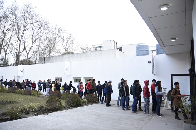 A un mes del turno noche: 3 mil estudiantes acceden todos los días a la cena del Comedor A un mes del turno noche: 3 mil estudiantes acceden todos los días a la cena del Comedor