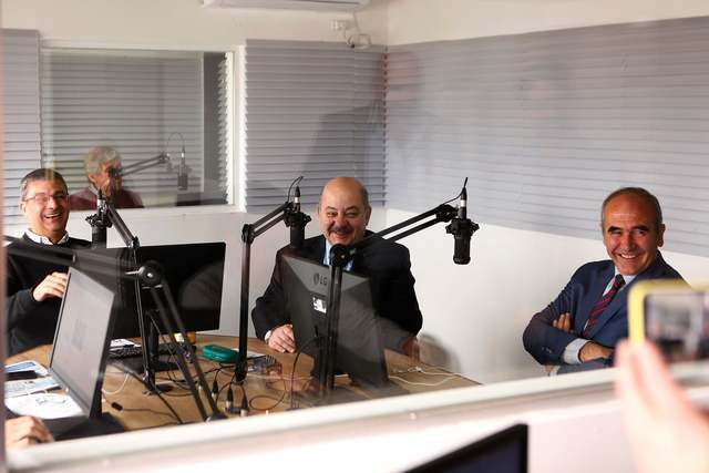 En un día histórico, Radio Universidad estrenó estudios realizados por egresadxs de la escuela de oficios. En un día histórico, Radio Universidad estrenó estudios realizados por egresadxs de la escuela de oficios.