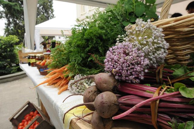 Frutas y verduras frescas todo el año Frutas y verduras frescas todo el año