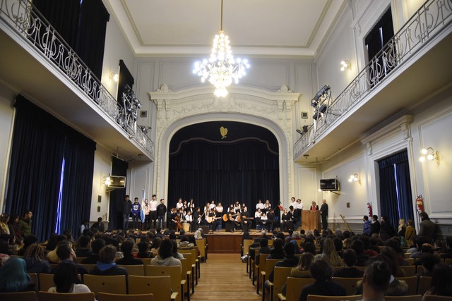 Recupera su brillo histórico el salón de actos del Colegio Nacional Recupera su brillo histórico el salón de actos del Colegio Nacional