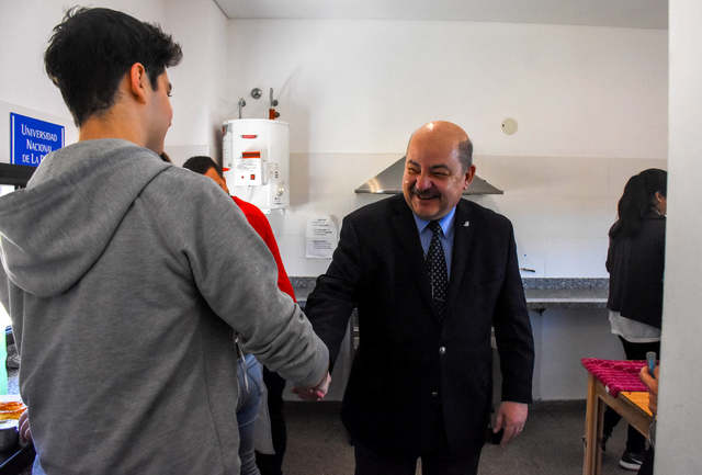 El presidente de la UNLP visitó la Escuela de Oficios El presidente de la UNLP visitó la Escuela de Oficios