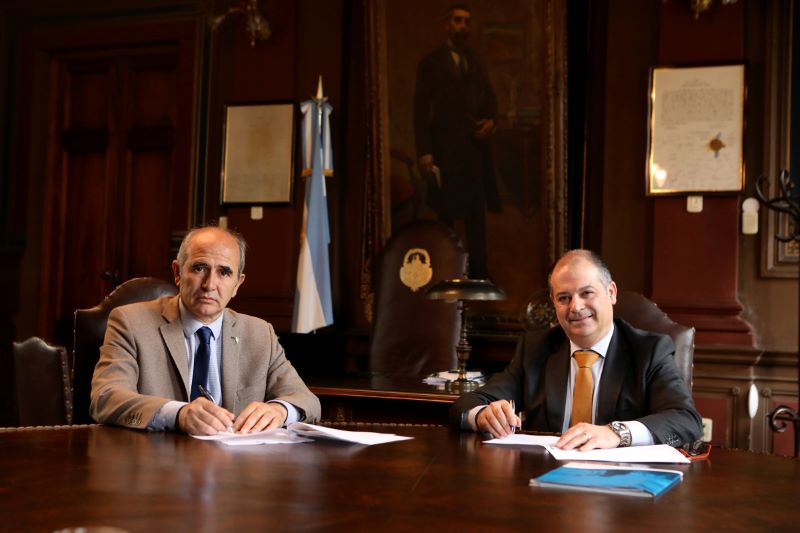 La UNLP firmó un convenio con la Universidad Europea del Atlántico