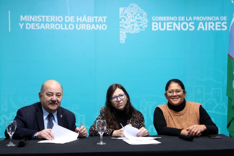 Tauber firmó un acuerdo con el ministerio de Hábitat por viviendas sociales