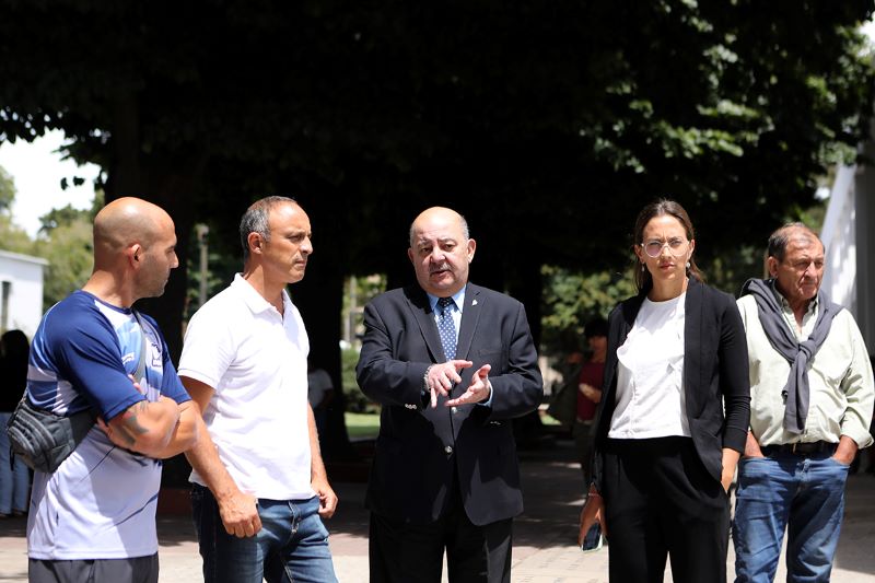 Tauber recorrió el Campo de Deportes de la UNLP, un complejo de primer nivel para entrenamiento y recreación