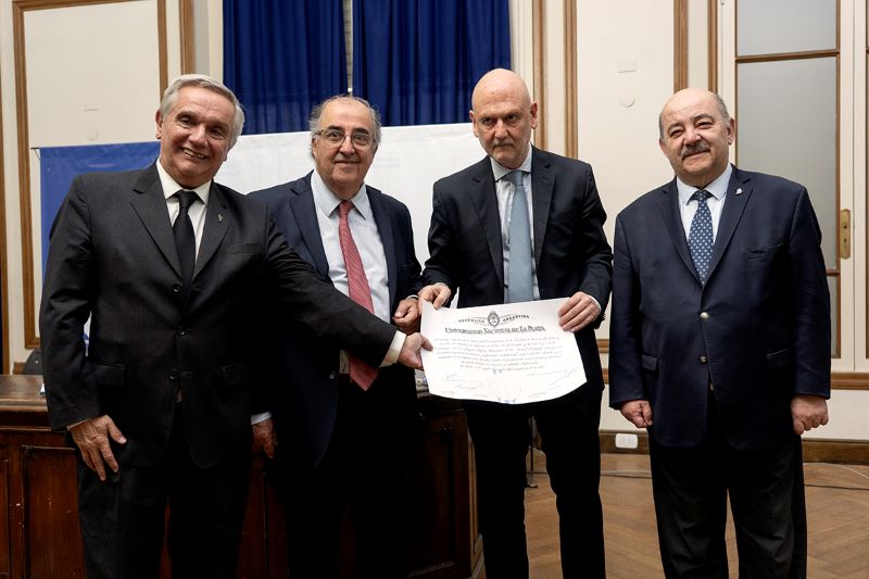 Ciencias Jurídicas distinguió con el título de Profesor Extraordinario a Daniel Soria