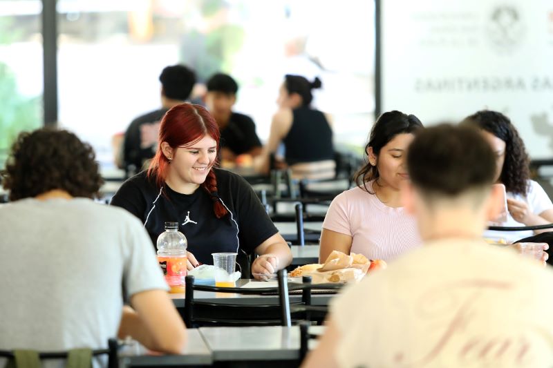 Se reanudó hoy el servicio del Comedor Universitario