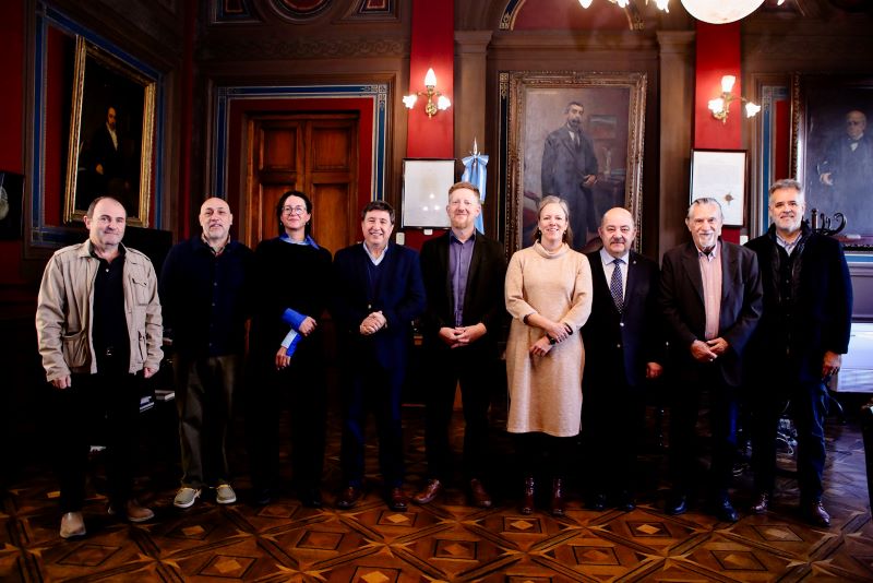 Tauber recibió a representantes de la Fundación Alemana Friedrich Ebert y de la Red FICE