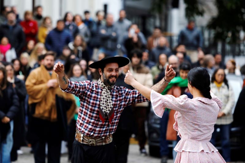 Con música y danzas, la UNLP homenajeó al General San Martín