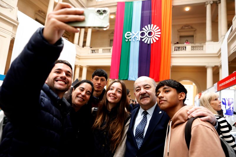 Miles de estudiantes ya viven Expo Universidad